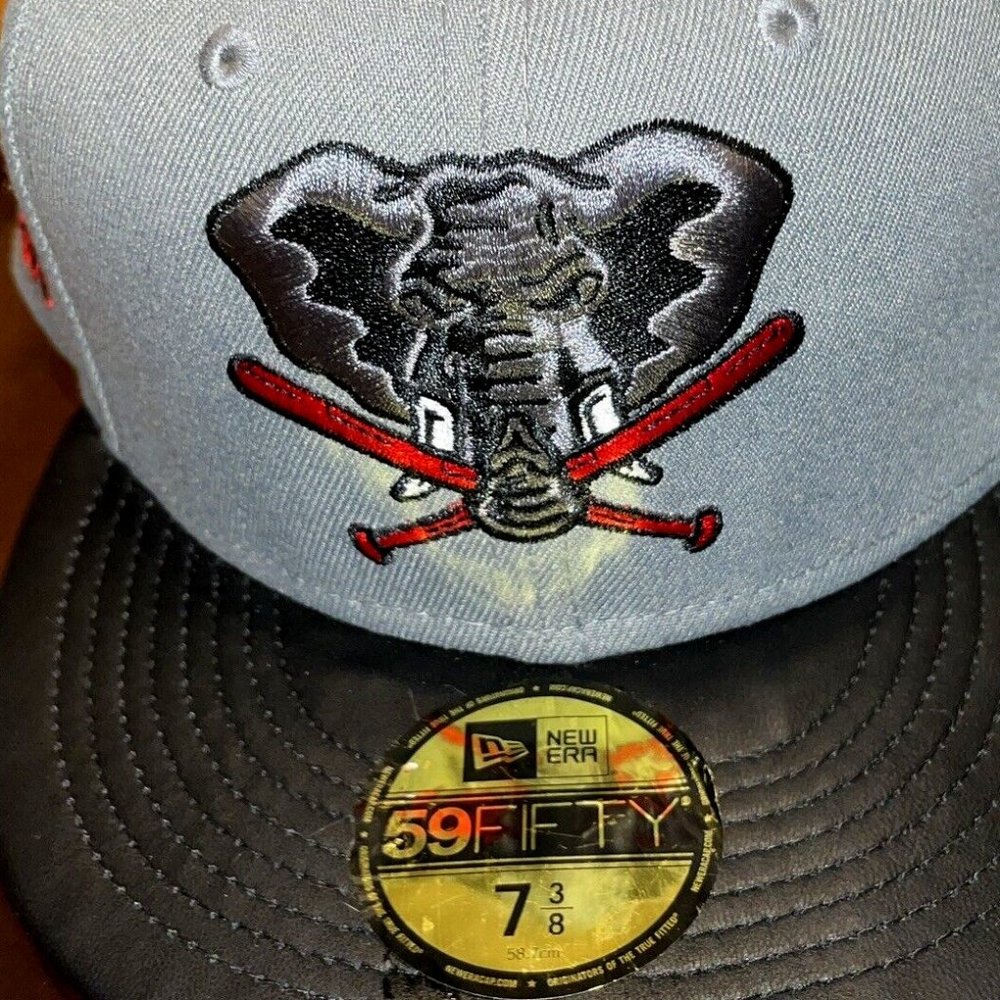 New Era Oakland Athletics Fitted Size 7 3/8 2tone Stomper Patent Leather Brim